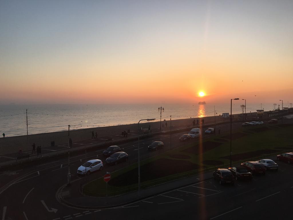 Stones Throw From The Beach - Stunning Sea View พอร์ตสมัธ ภายนอก รูปภาพ